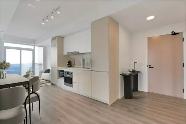 28 Interchange WAY #4010, Vaughan, ON L4K 0P8