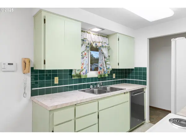 Portland, OR 97236,15916 SE BROOKLYN ST