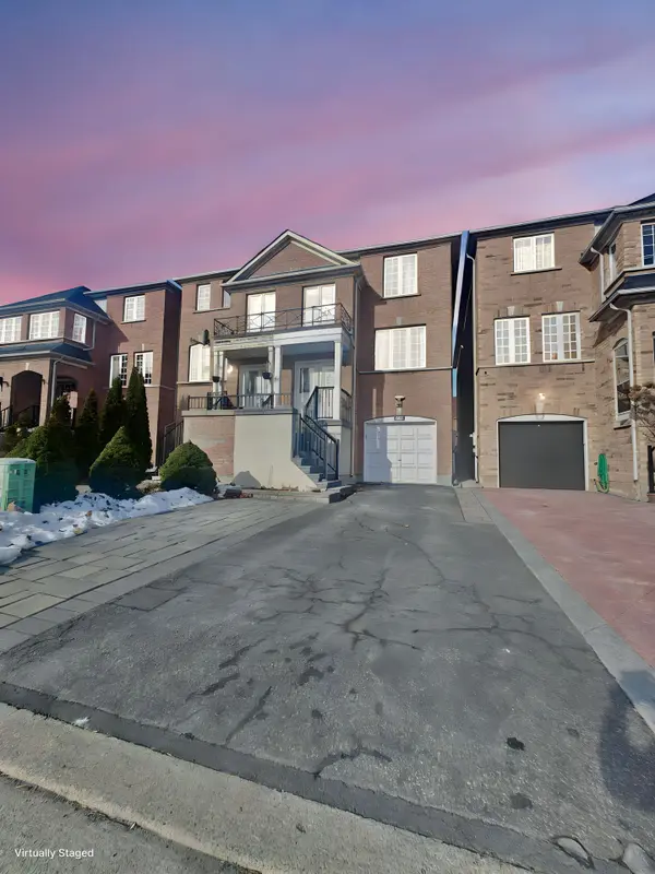 149 Sassafras CIR, Vaughan, ON L4J 8M9