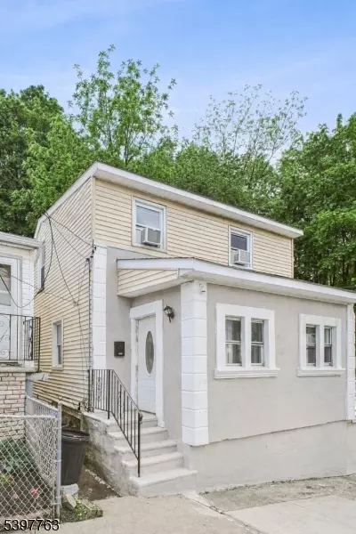 296 Dixon Ave, Paterson City, NJ 07501