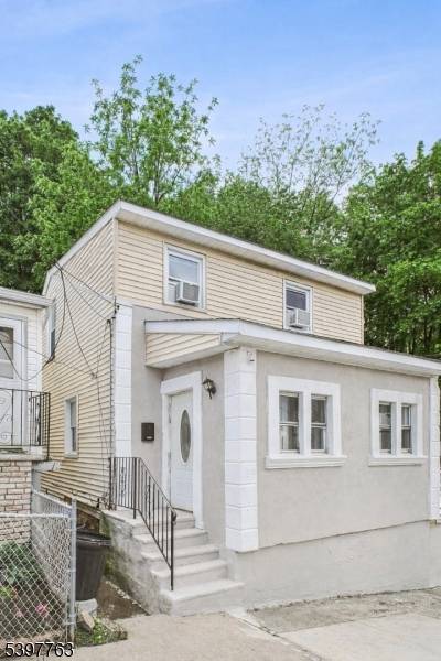 296 Dixon Ave, Paterson City, NJ 07501