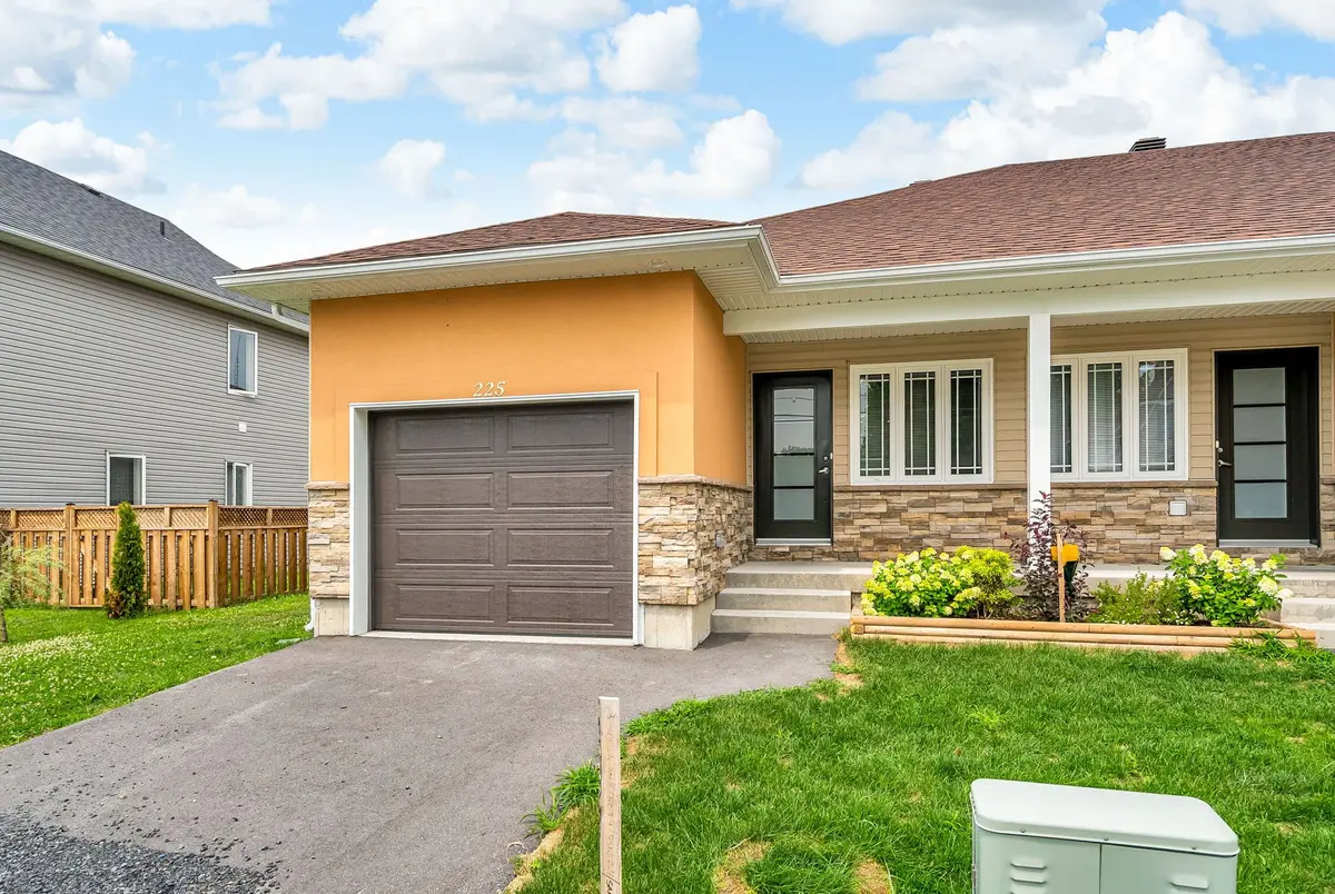 Cornwall, ON K6H 2E1,211 Third ST E