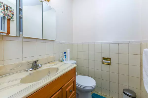 Toronto W10, ON M9V 4P3,27 Kiskadee DR