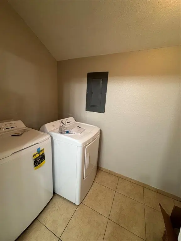 White Settlement, TX 76108,420 S Las Vegas Trail