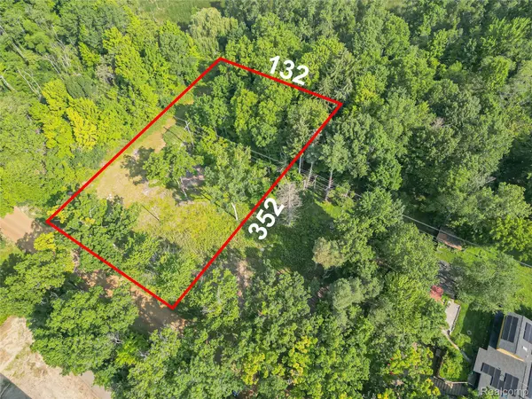 7230 Walnut Lake lot 1 RD, West Bloomfield Charter Township, MI 48323