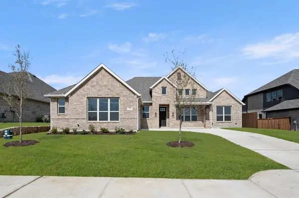 725 Carriage Hill Road, Midlothian, TX 76065