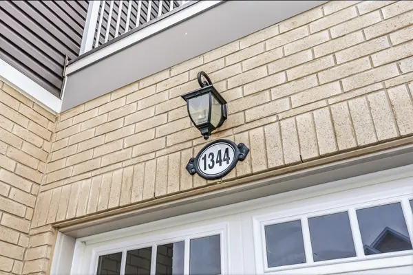 Milton, ON L9E 1M5,1344 ROSE WAY