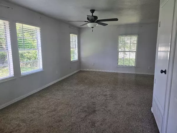 Van Alstyne, TX 75495,271 Texana Street