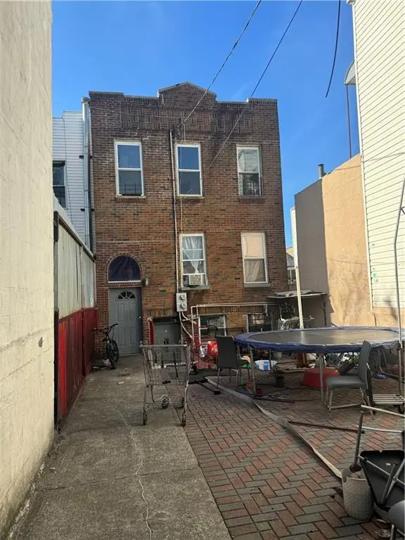 2760 West 15th ST, Brooklyn, NY 11224