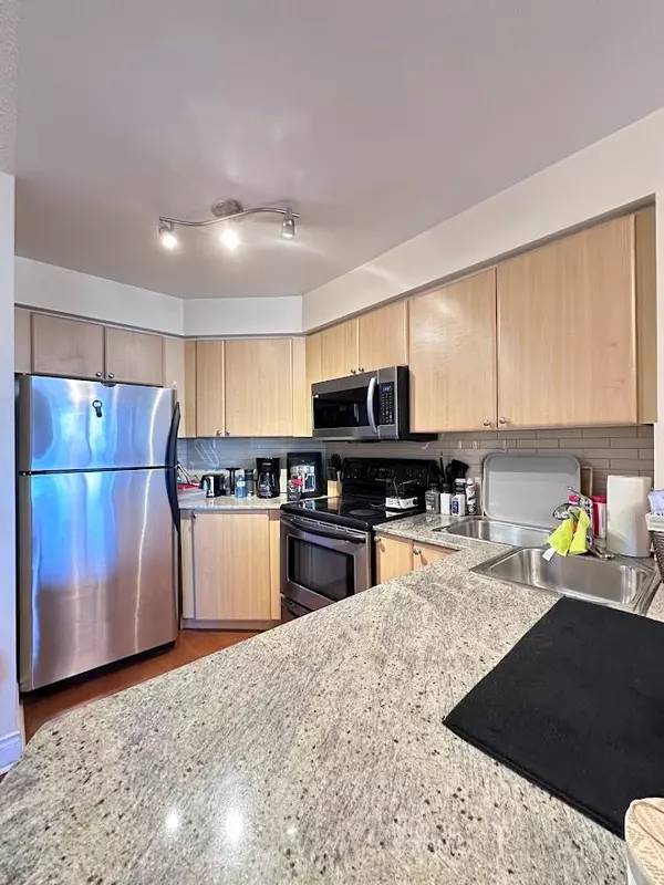 Toronto C01, ON M5G 2R3,763 Bay ST #4212