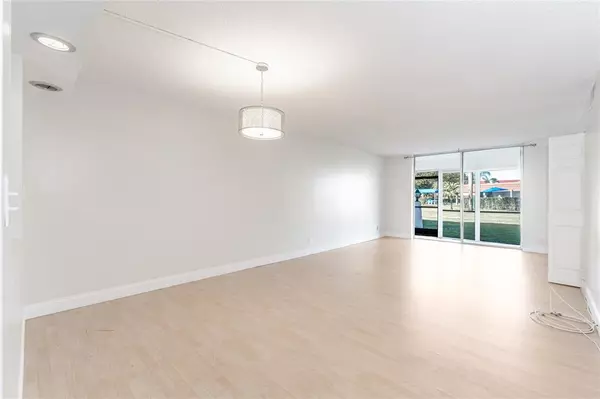 Pembroke Pines, FL 33025,9523 S Hollybrook Lake Dr #107