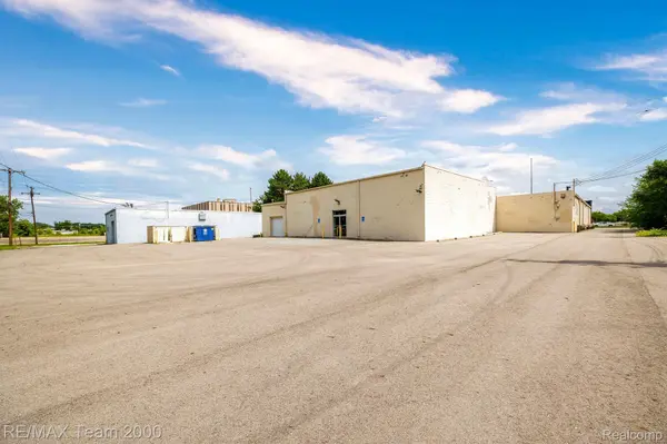 8830 TELEGRAPH RD, Taylor, MI 48180