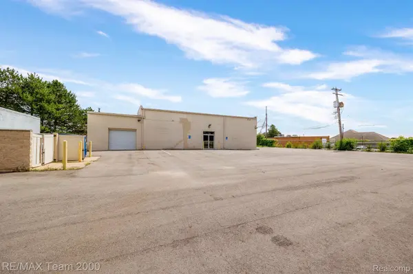 8830 TELEGRAPH RD, Taylor, MI 48180