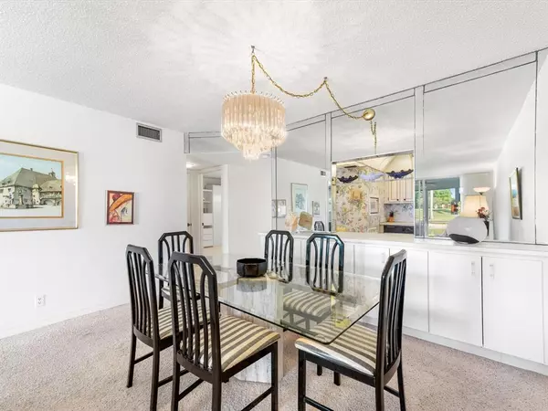 Pembroke Pines, FL 33025,9923 S Hollybrook Lake Dr #109