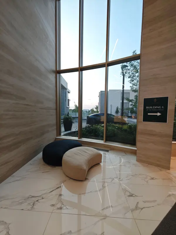 Toronto C15, ON M2K 0J1,25 McMahon DR #708