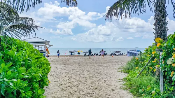 Miami Beach, FL 33140,5225 Collins Ave #1417