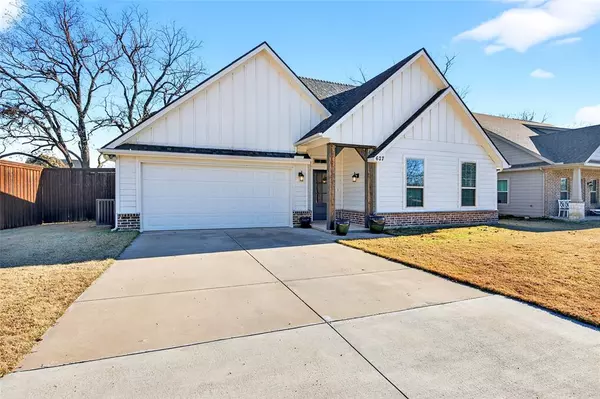 Van Alstyne, TX 75495,627 N Preston Avenue