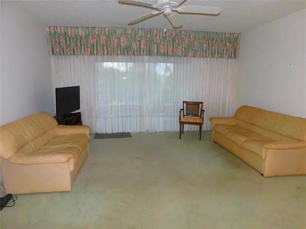 Pompano Beach, FL 33060,128 S Cypress Rd #827