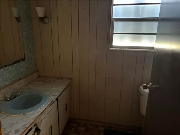 Miami, FL 33142,2129 NW 59th St