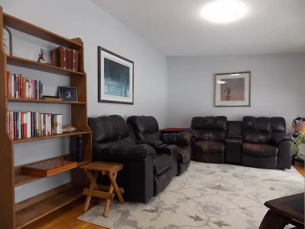 Blackburn Hamlet, ON K1B 3A4,2515 Gravelle CRES