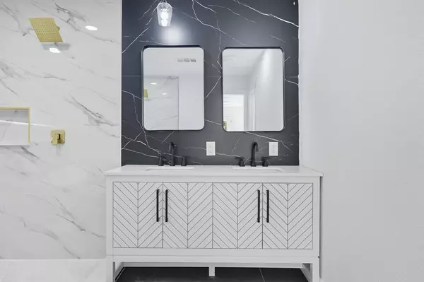 Arlington, TX 76012,1703 FOSTER Drive