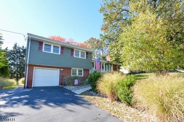 156 Dorothy Dr,  North Haledon Boro,  NJ 07508