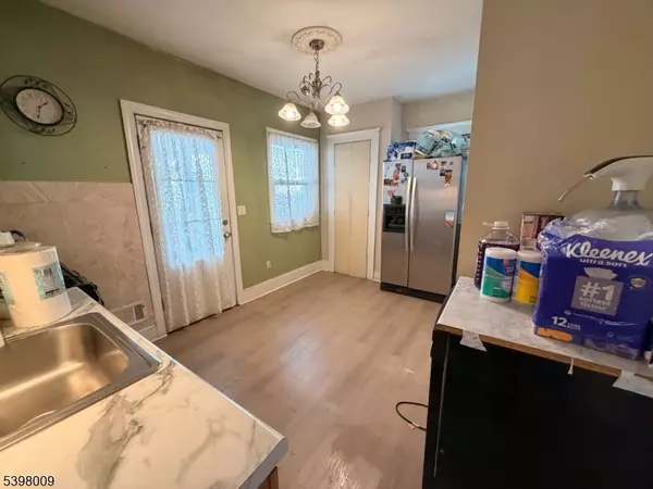 Roselle Park Boro, NJ 07204,455 E Westfield Ave