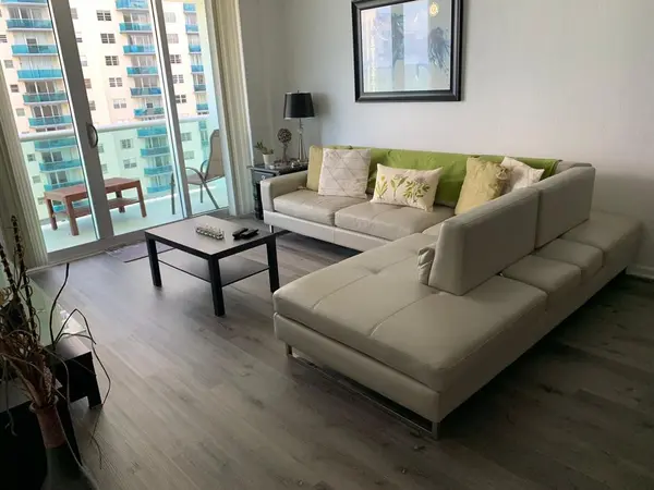 Hollywood, FL 33019,3901 S Ocean Dr #10J