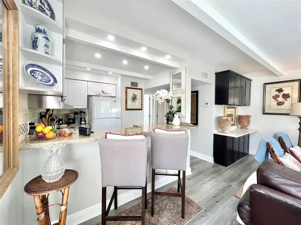 Wilton Manors, FL 33305,2124 NE 5th Ave #208