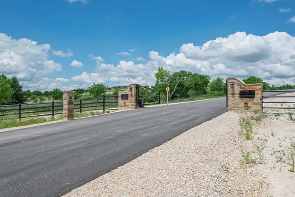 Granbury, TX 76049,2500 Tom Chaney