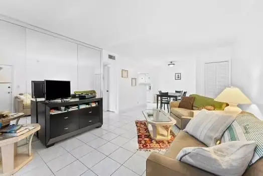 Pompano Beach, FL 33060,120 Cypress Club Dr #215