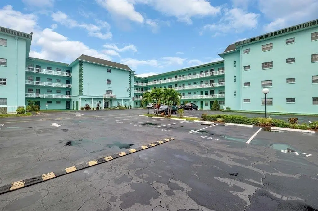 Lauderdale Lakes, FL 33319,4141 NW 44th Ave #116