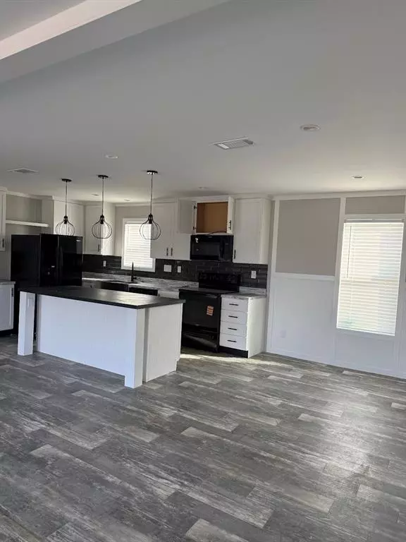 Poolville, TX 76487,215 Salt Grass Circle