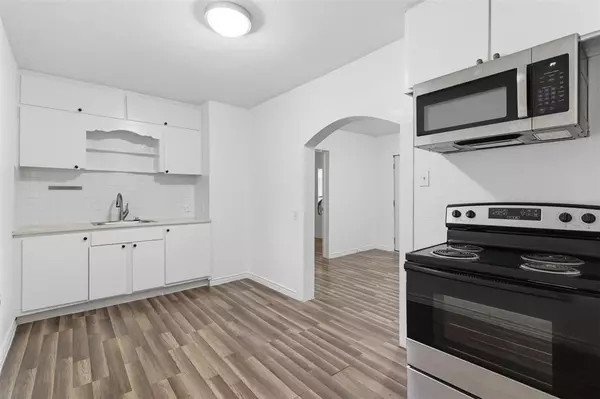 Denison, TX 75020,613 W Murray Street