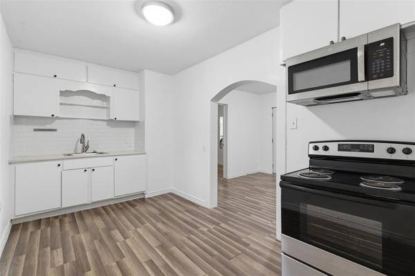 Denison, TX 75020,613 W Murray Street