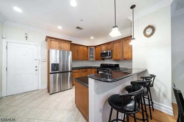 Newark City, NJ 07105,88 Saint Francis St #1B