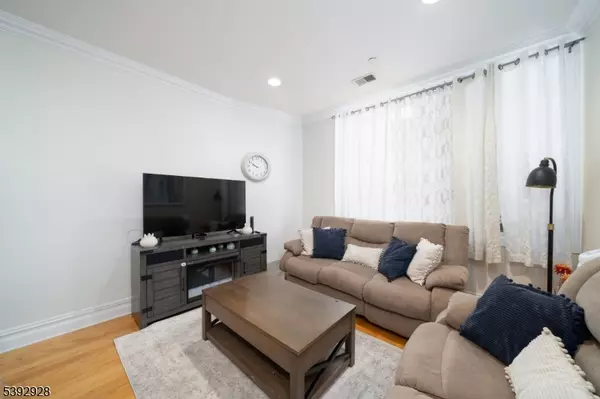 Newark City, NJ 07105,88 Saint Francis St #1B