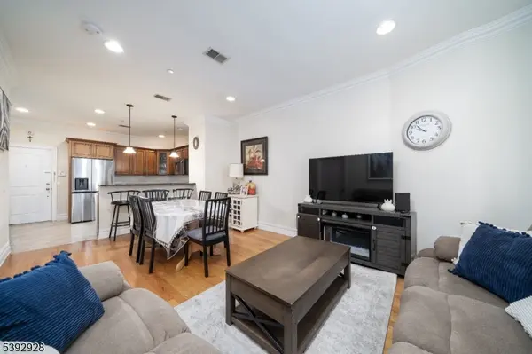 Newark City, NJ 07105,88 Saint Francis St #1B