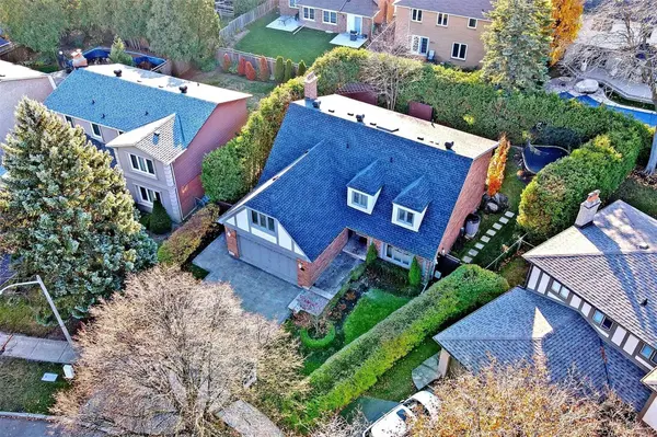 22 Elkpath AVE, Toronto C12, ON M2L 2W1