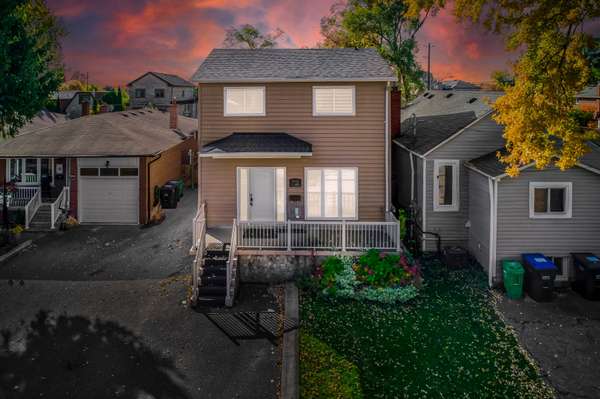 1076 Eastmount AVE #Upper, Mississauga, ON L5E 1Z3