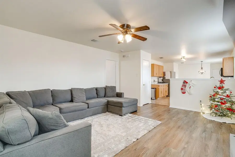 6612 Meadow Way Lane, Fort Worth, TX 76179