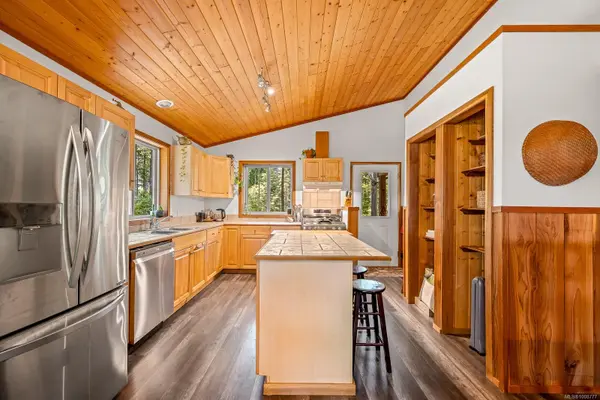 Cortes Island, BC V0P 1K0,924 Siskin Lane