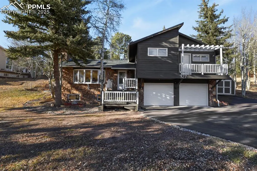 Woodland Park, CO 80863,327 Lakewood DR