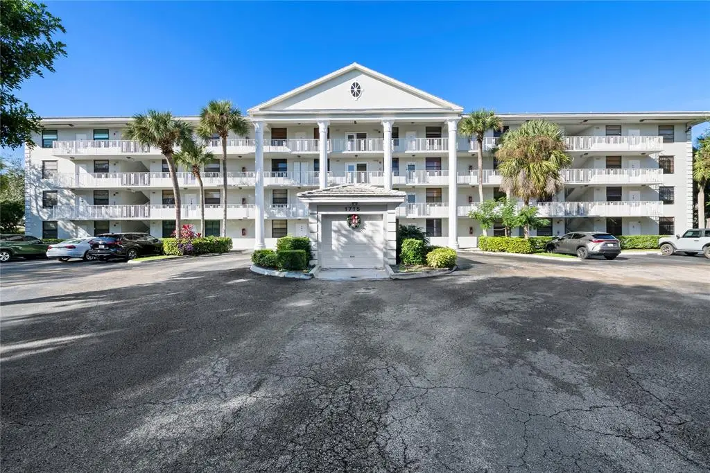 Davie, FL 33324,1715 Whitehall Drive #105