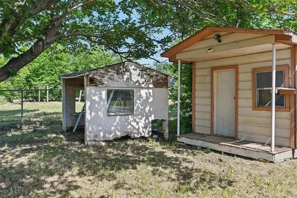 Alvarado, TX 76009,402 S Watson Street