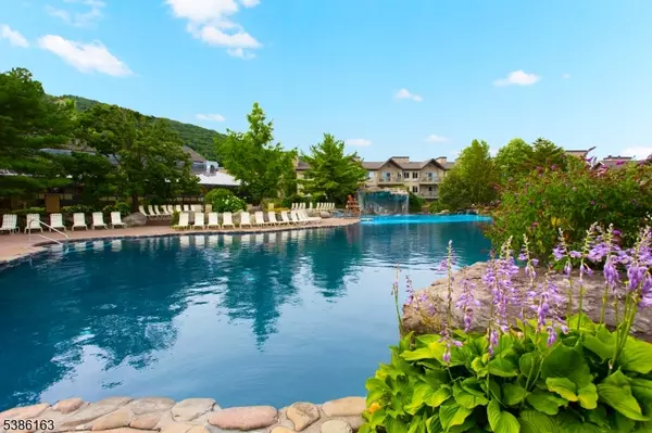 Vernon Twp., NJ 07462,2 Chamonix Dr #212