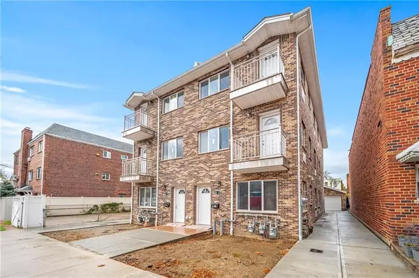 66-17 Clinton AVE, Maspeth, NY 11378