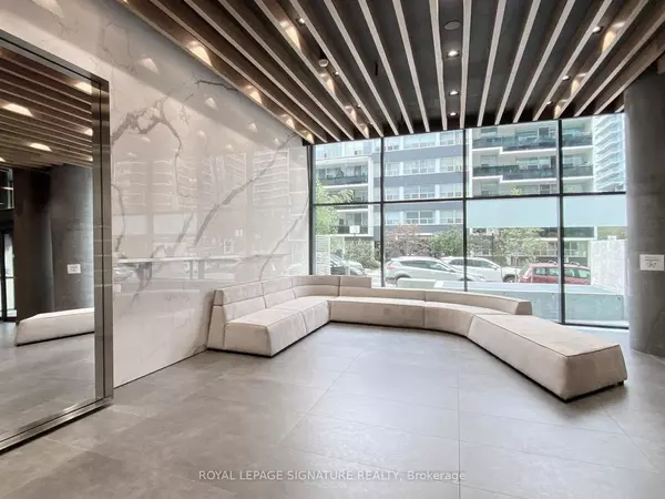 Toronto C10, ON M4P 0C8,161 Roehampton AVE W #2113