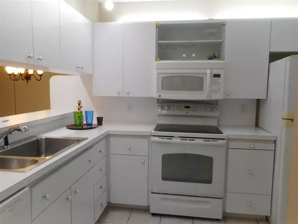 Davie, FL 33324,1715 Whitehall Drive #105