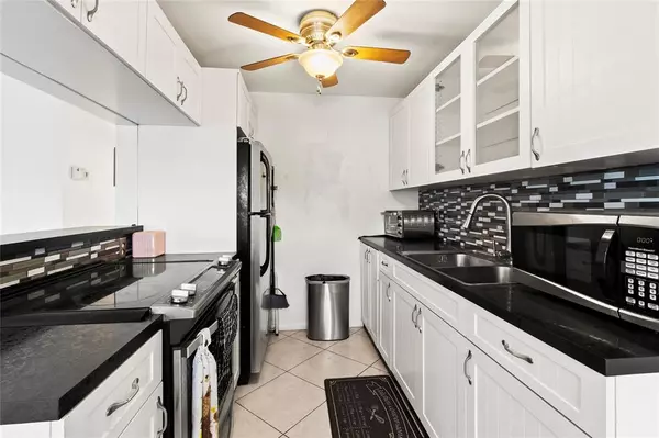 Deerfield Beach, FL 33442,2106 Newport U #2106